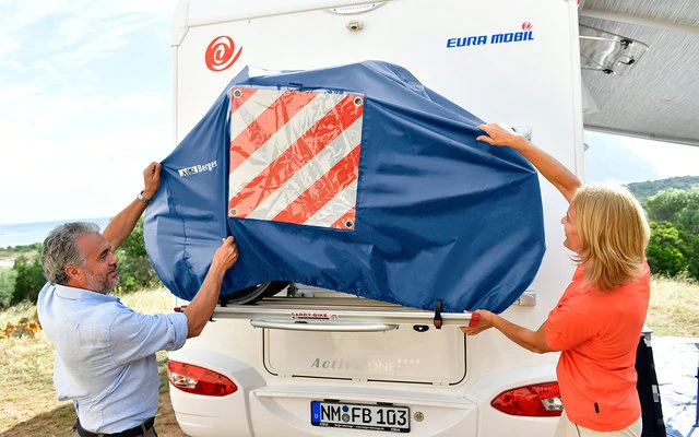 Funda Trasera De Bicicleta Berger Con Bolsa 300D 3 Funda Trasera De Bicicleta Berger Con Bolsa 300D